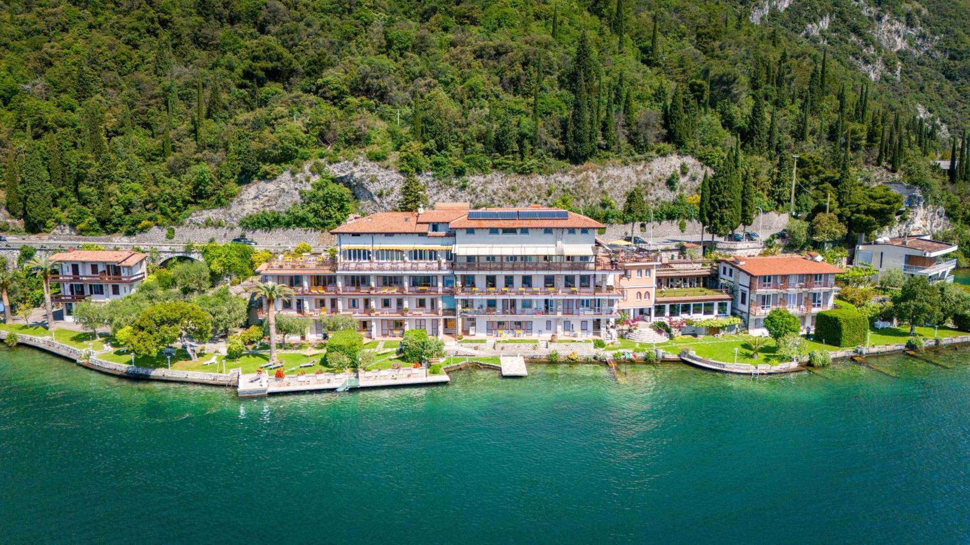 Hotel Forbisicle Tignale Exteriör bild