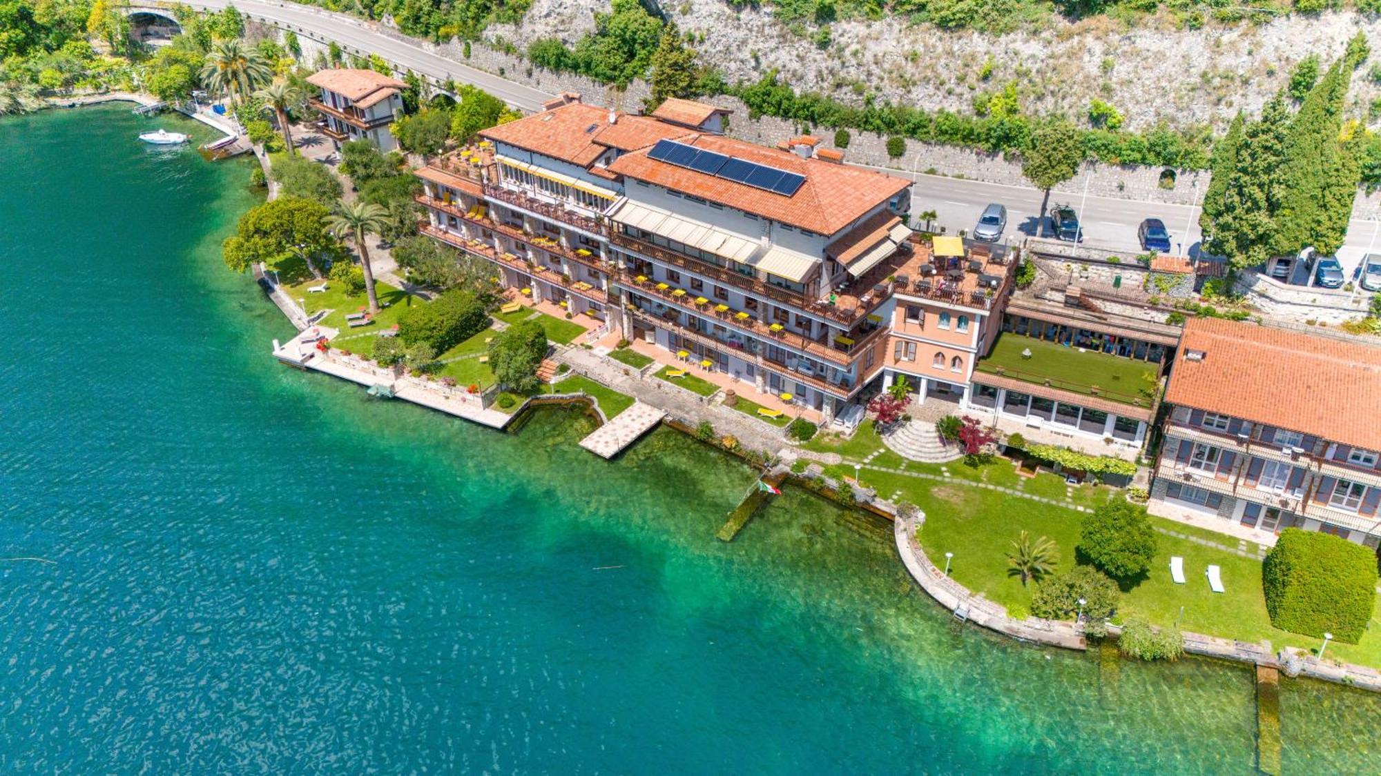 Hotel Forbisicle Tignale Exteriör bild